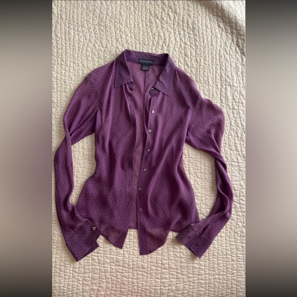 Banana Republic 100% silk shirt